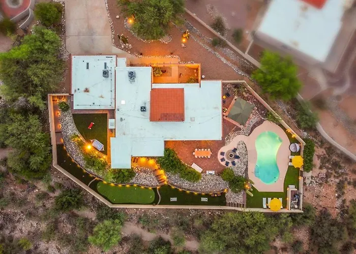Tucasa - Private Backyard Resort - Theater