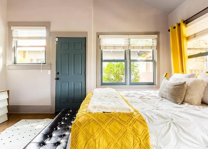 Happy Cactus Walkable 2Br By Uofa And Parking