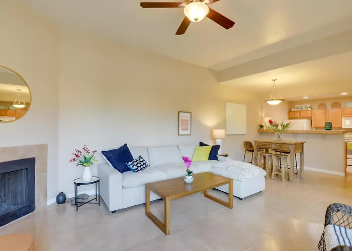 Tucson Townhome: 11 Mi To Dtwn - Long-Term Stays!