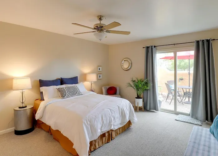 Tucson Townhome: 11 Mi To Dtwn - Long-Term Stays!