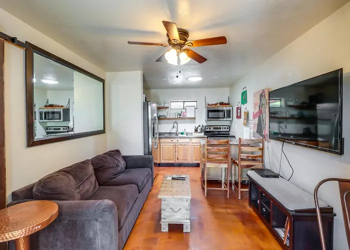 Hike, Shop & Relax: Tucson Home W/ Swim Spa Access
