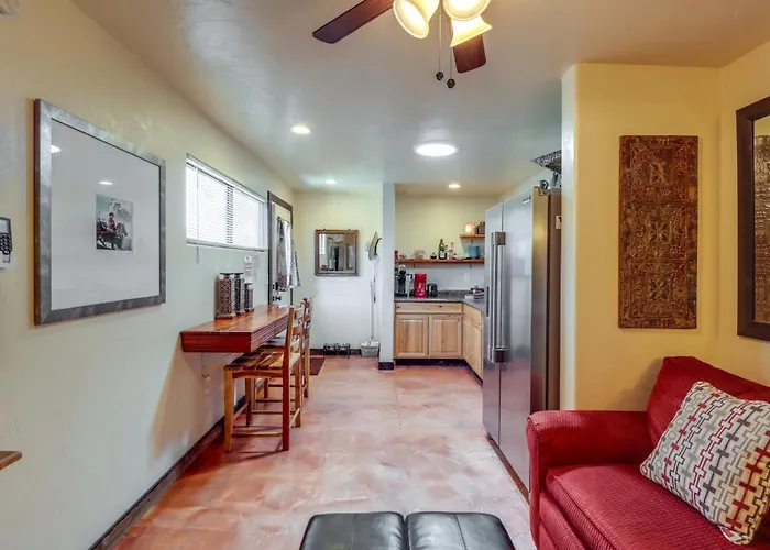 Pet-Friendly Tucson Casita: Shared Swim Spa!