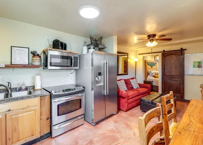 Pet-Friendly Tucson Casita: Shared Swim Spa!
